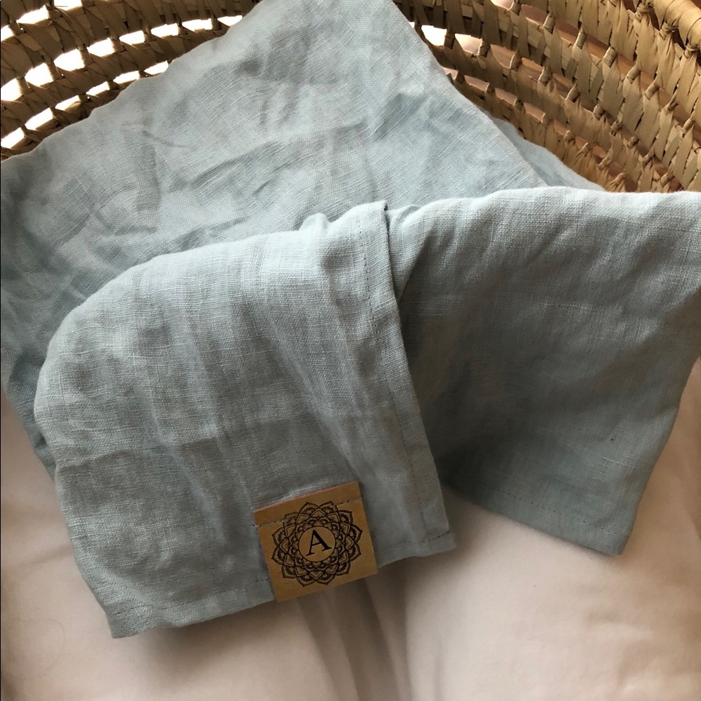 Aura Leaf Celestite Ring Sling